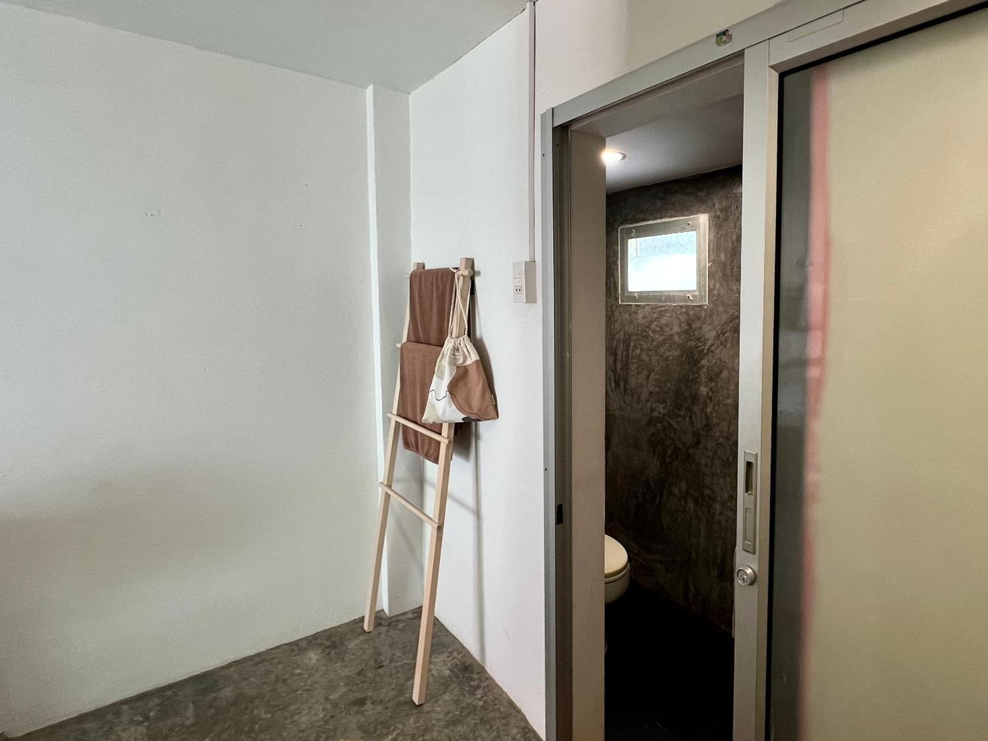 Sawaddeethaweesuk At Kohlarn Apartment Bilik gambar